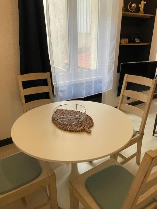 Apartamento L'Augusteum Nimes Exterior foto