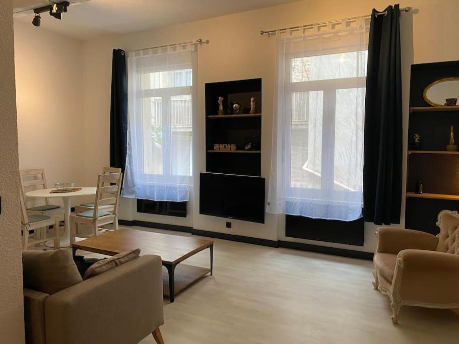 Apartamento L'Augusteum Nimes Exterior foto