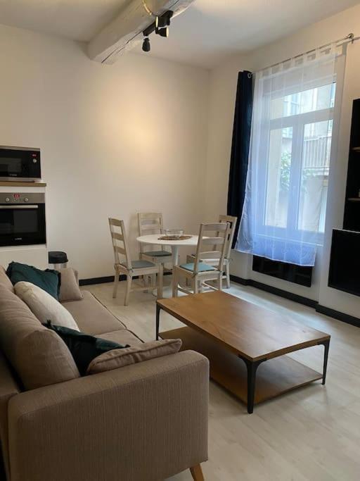 Apartamento L'Augusteum Nimes Exterior foto
